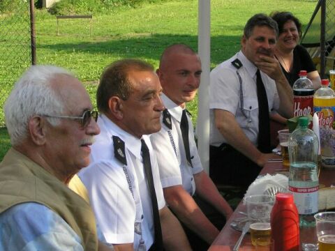 Dobrze gada, a może go zmienić i ja coś powiem, myśli dyrektor Choroszewski