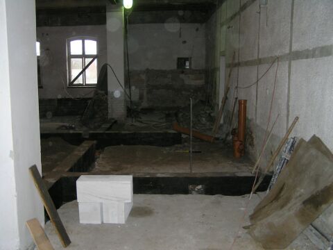 Wida fundamenty, wykonane pod nowy rozkad pomieszcze