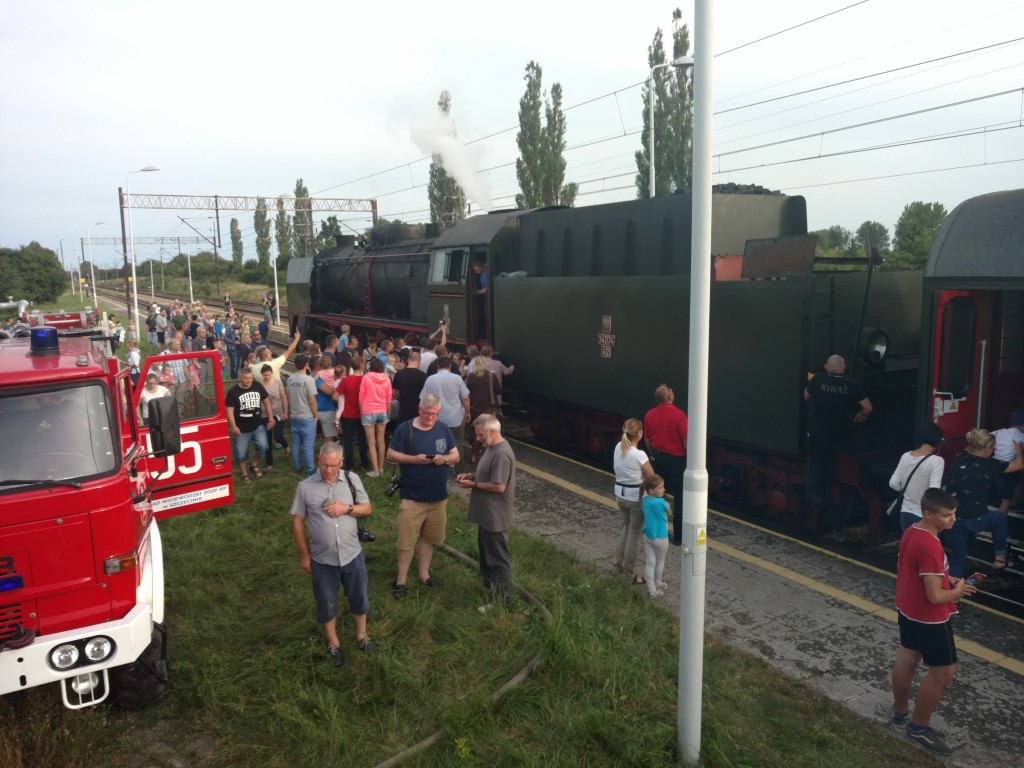 Pociąg Maćko na stacji w Turowie