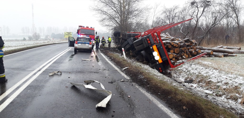 Zderzenie dwóch ciężarówek DK-11