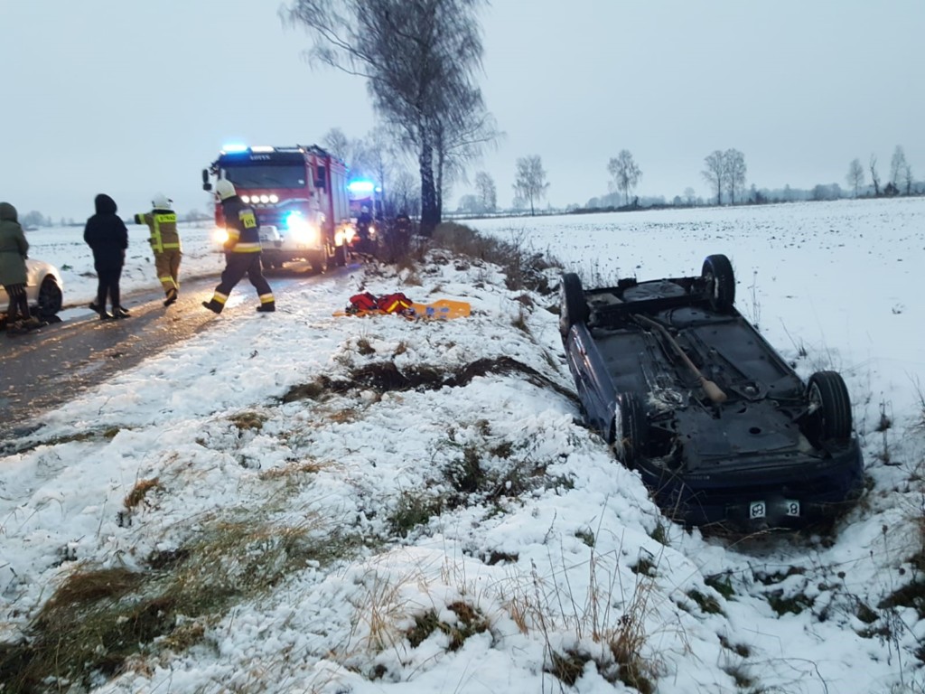 Dachowanie na drodze powiatowej