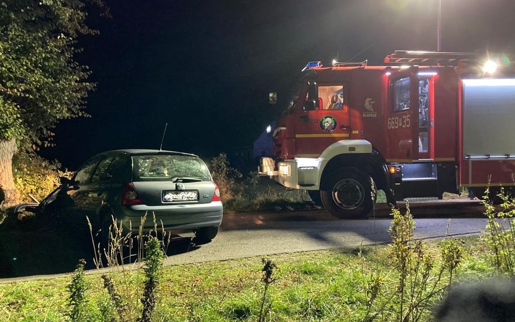 Wypadek drogowy, pożar komina oraz substancja ropopochodna