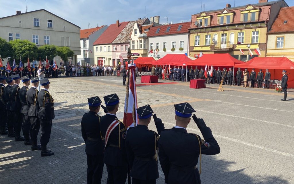 Nadanie sztandaru Komendzie Powiatowej PSP w Złotowie