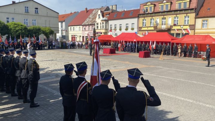 Nadanie sztandaru Komendzie Powiatowej PSP w Złotowie