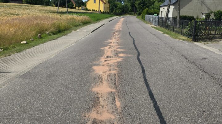 Plama oleista na ul. Dworcowej